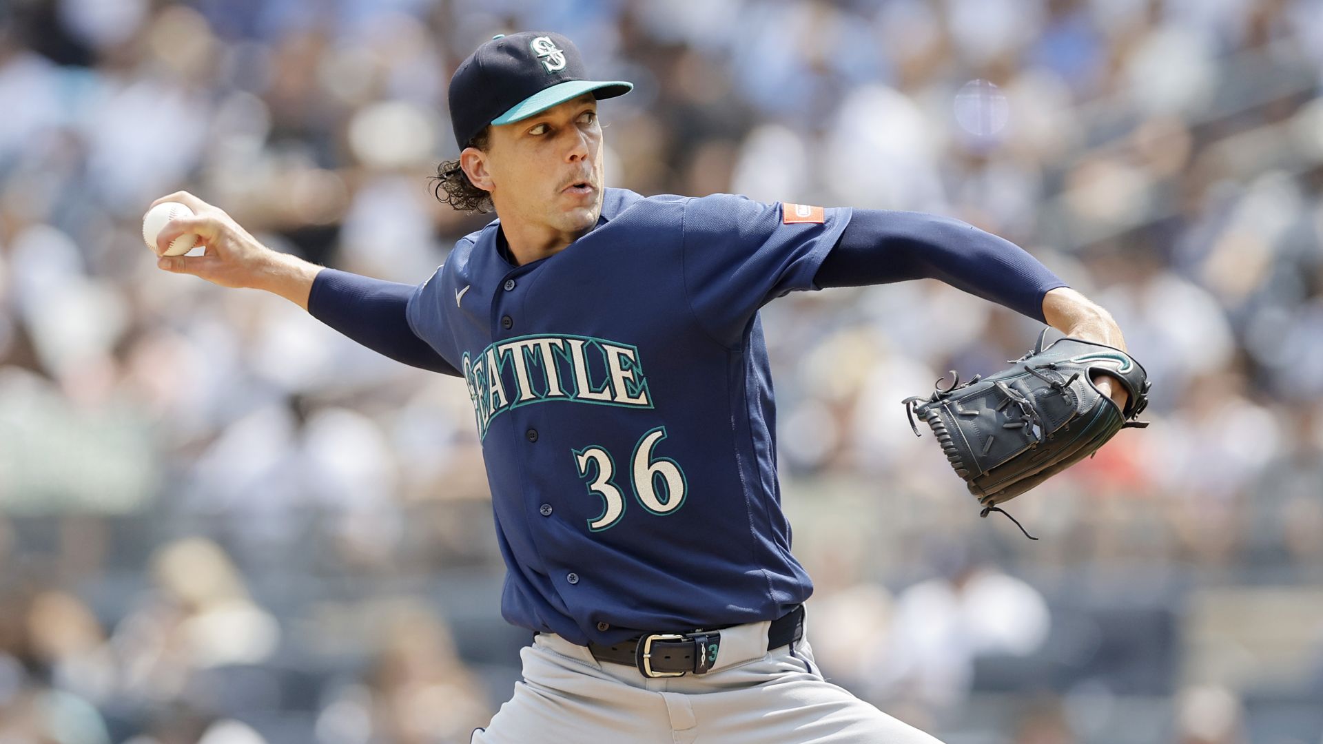 Gilbert blanks Yankees in Bronx to halt Mariners' losing streak