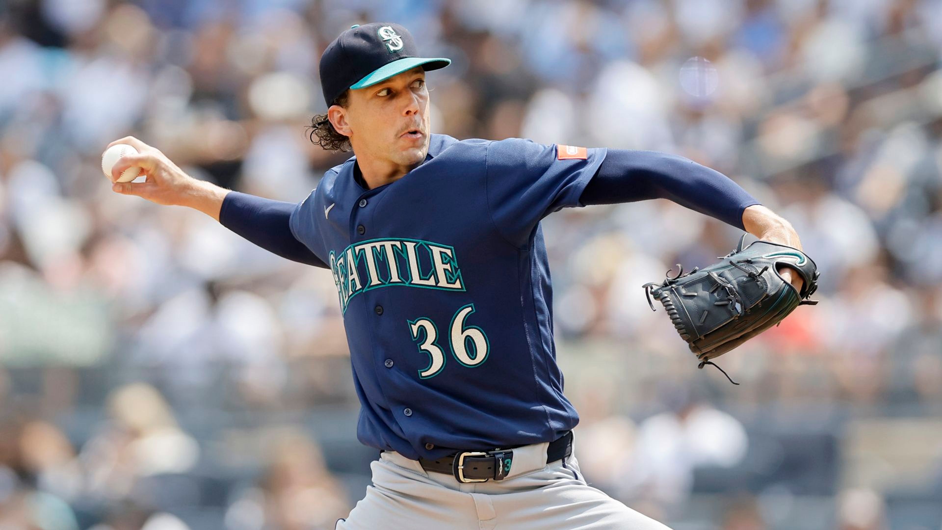 Gilbert blanks Yankees in Bronx to halt Mariners' losing streak