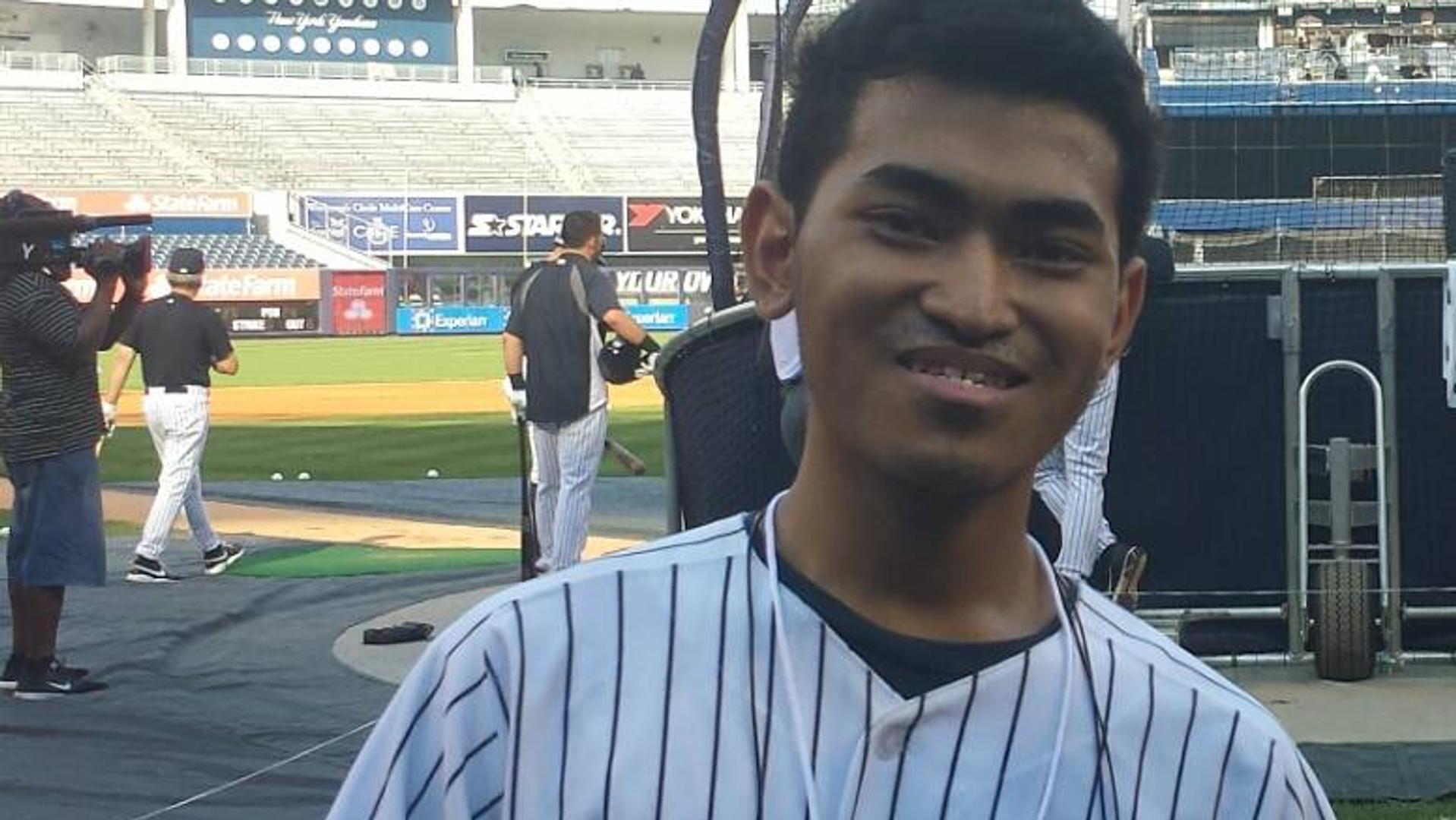 Ryan taking in batting practice at the Stadium