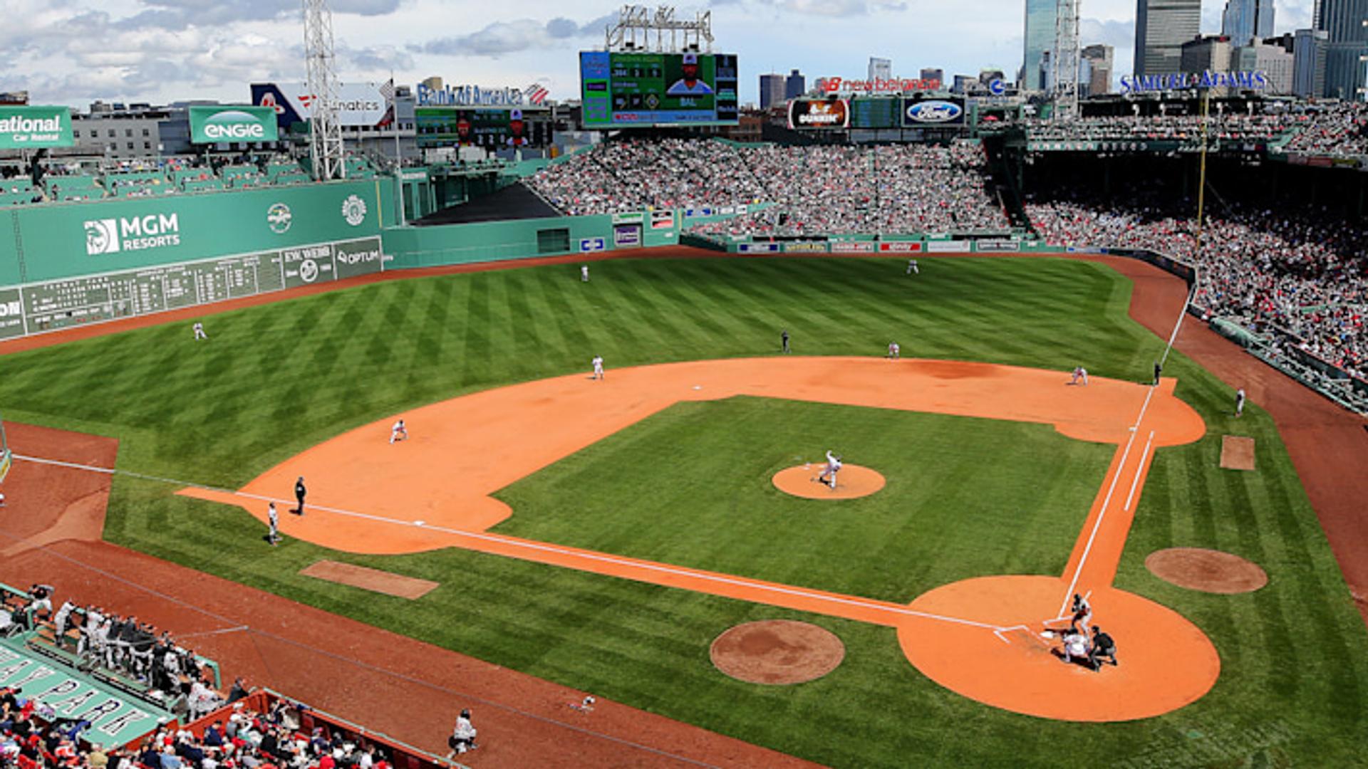 Yankees acquire LHP Olson, INF Torreyes from Dodgers