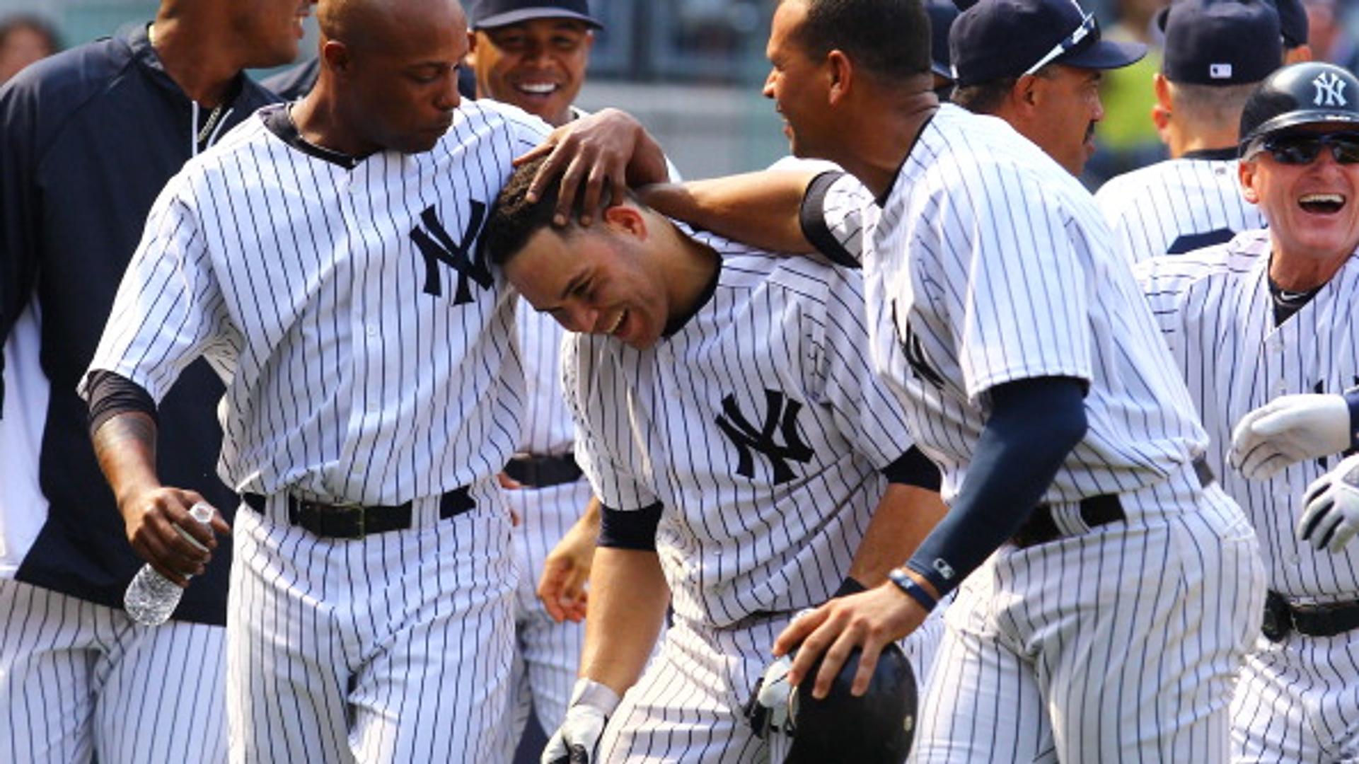Martin Hits Walk-Off HR; Yankees Beat Mets 5-4 To Sweep Series ...