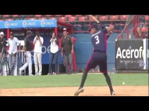 Yankees sign five international free agents