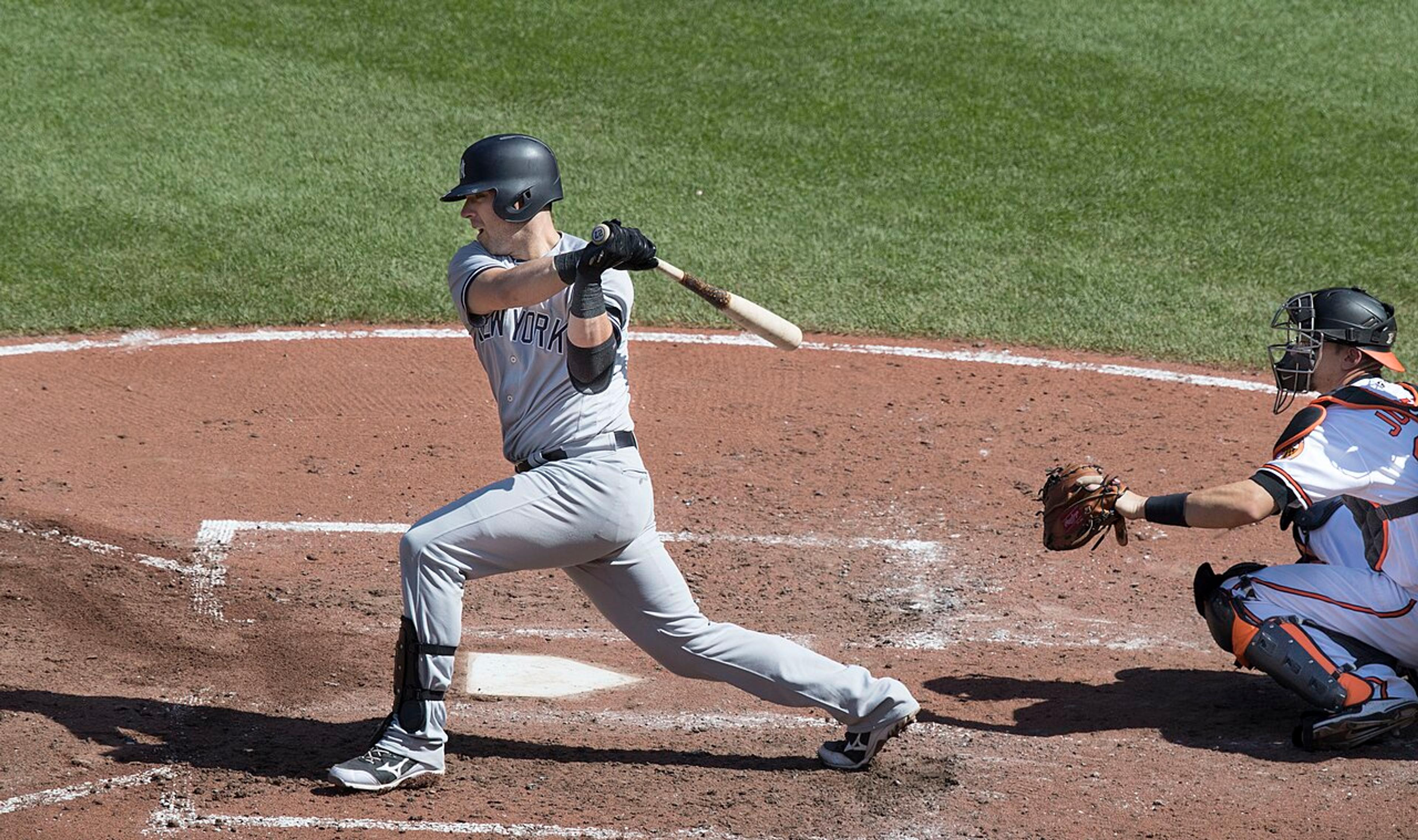 Yankees fall in Texas, Boone ejected for the first time