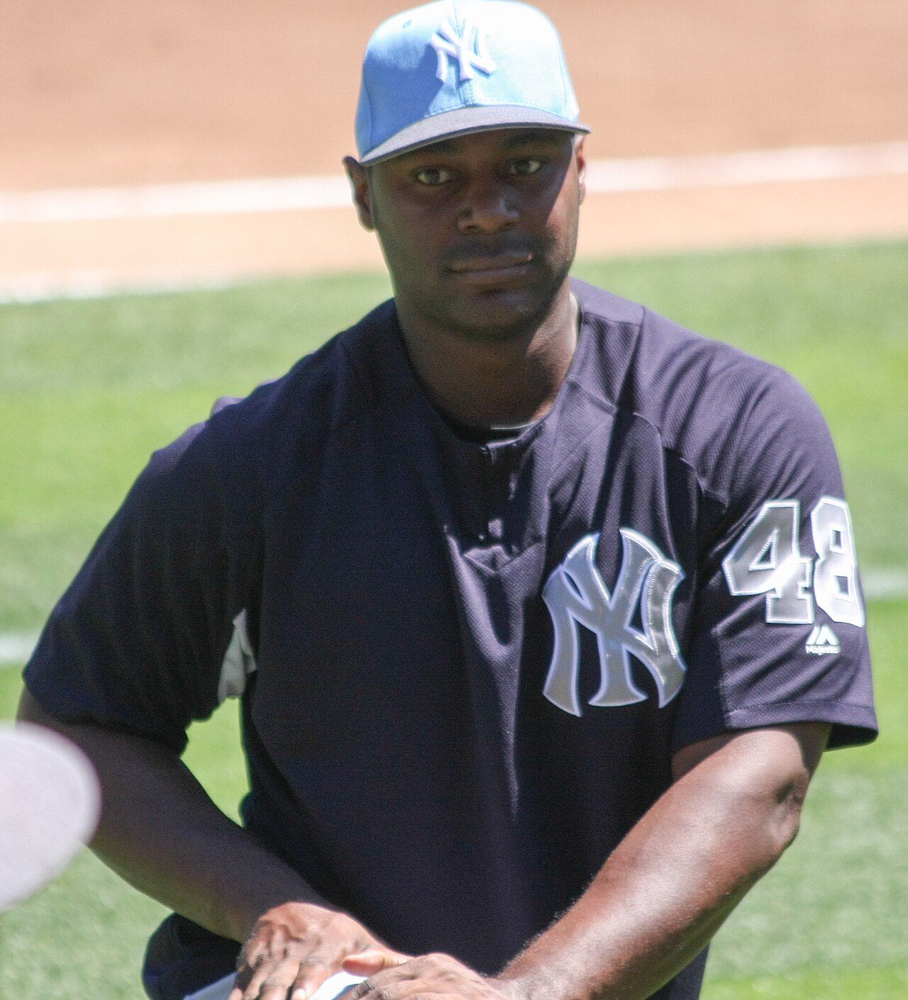 Yankees officially sign Chris Carter, DFA Richard Bleier