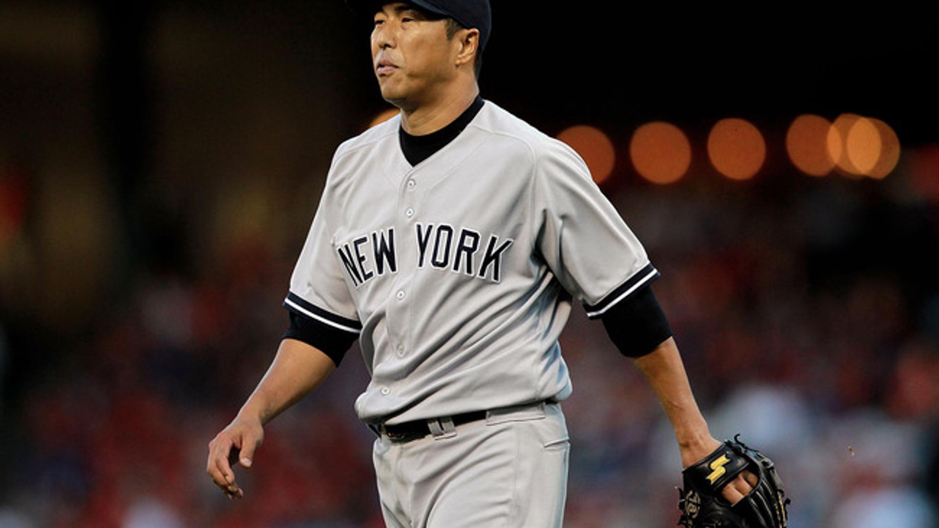 Hiroki-Kuroda-walking-off-mound