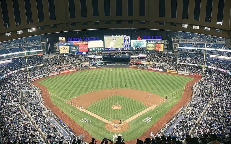 Yankees Game 143: Errors looms over Mitchell, Yankees in loss
