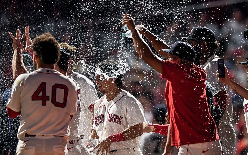 Red Sox complete 4-game sweep of Yankees with wild 10th-inning walk-off