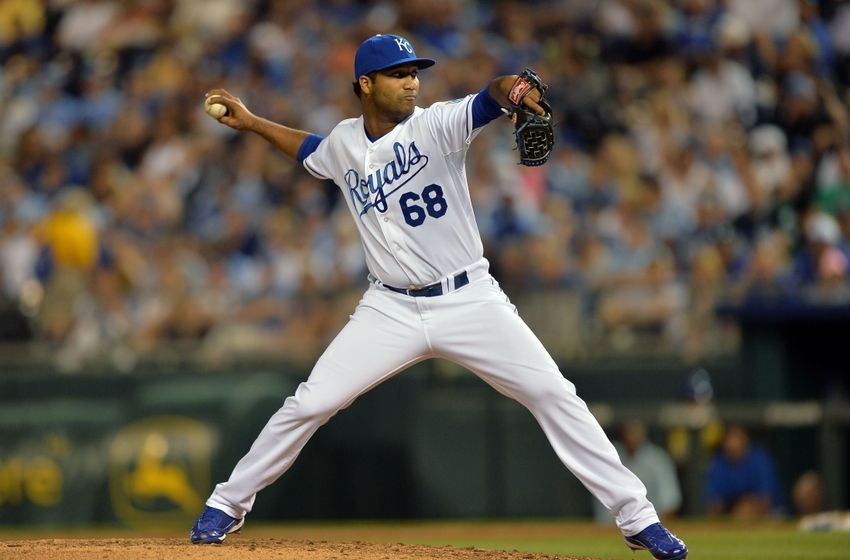 wilking-rodriguez-mlb-new-york-yankees-kansas-city-royals-850x560