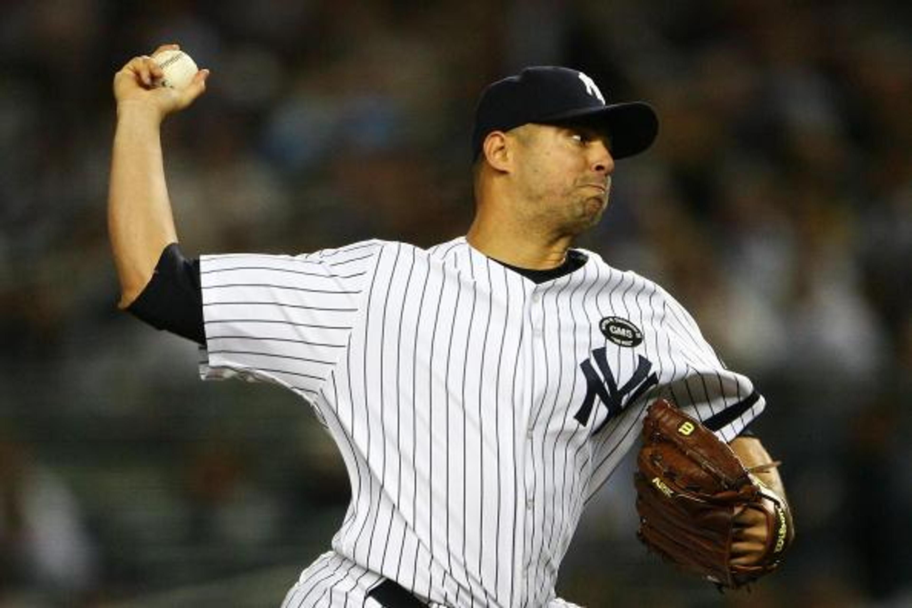 Yankees Checking In on Javy Vazquez