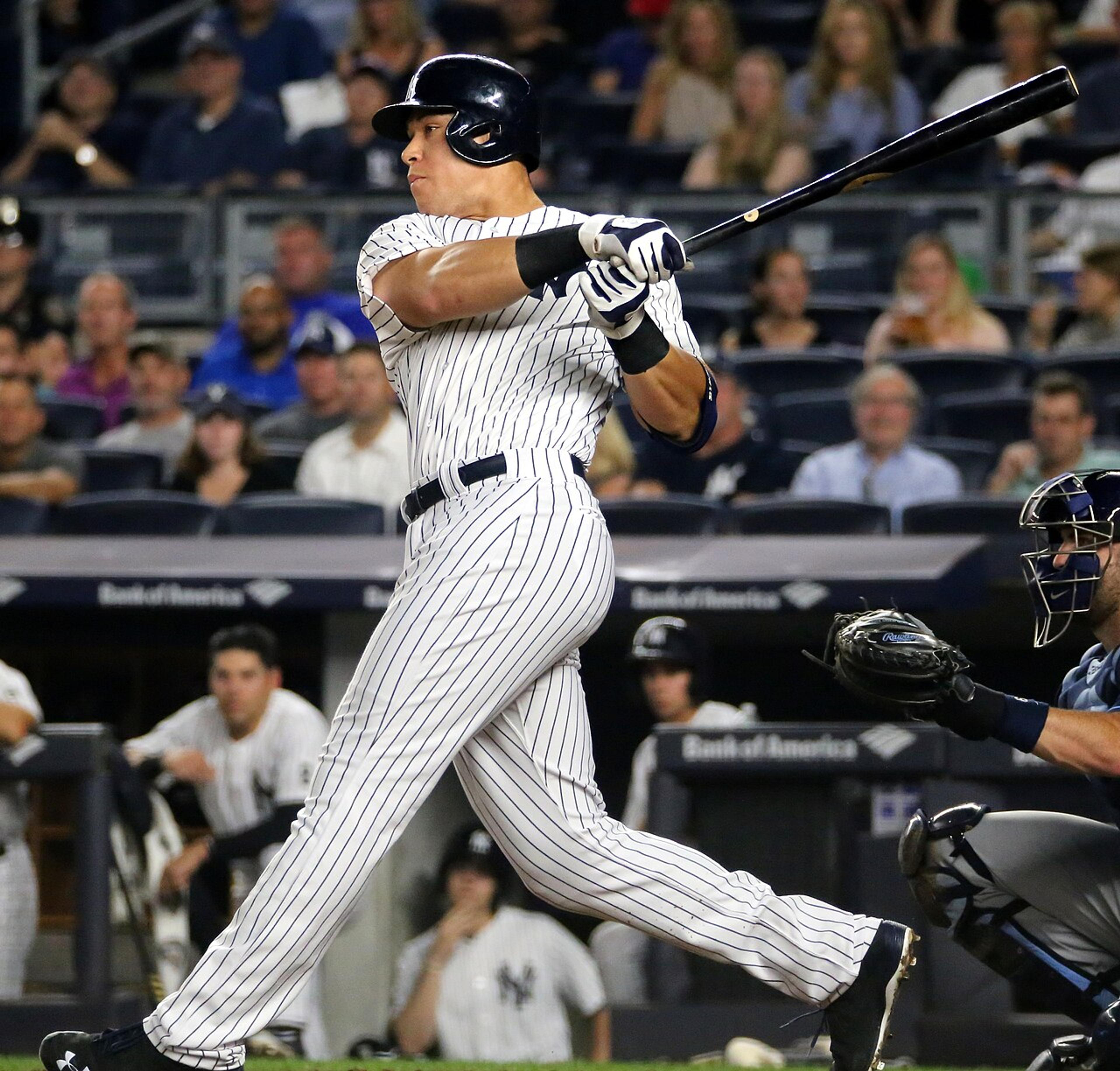 WATCH: Yankees' Gary Sanchez, shortstop prospect Gleyber Torres take BP