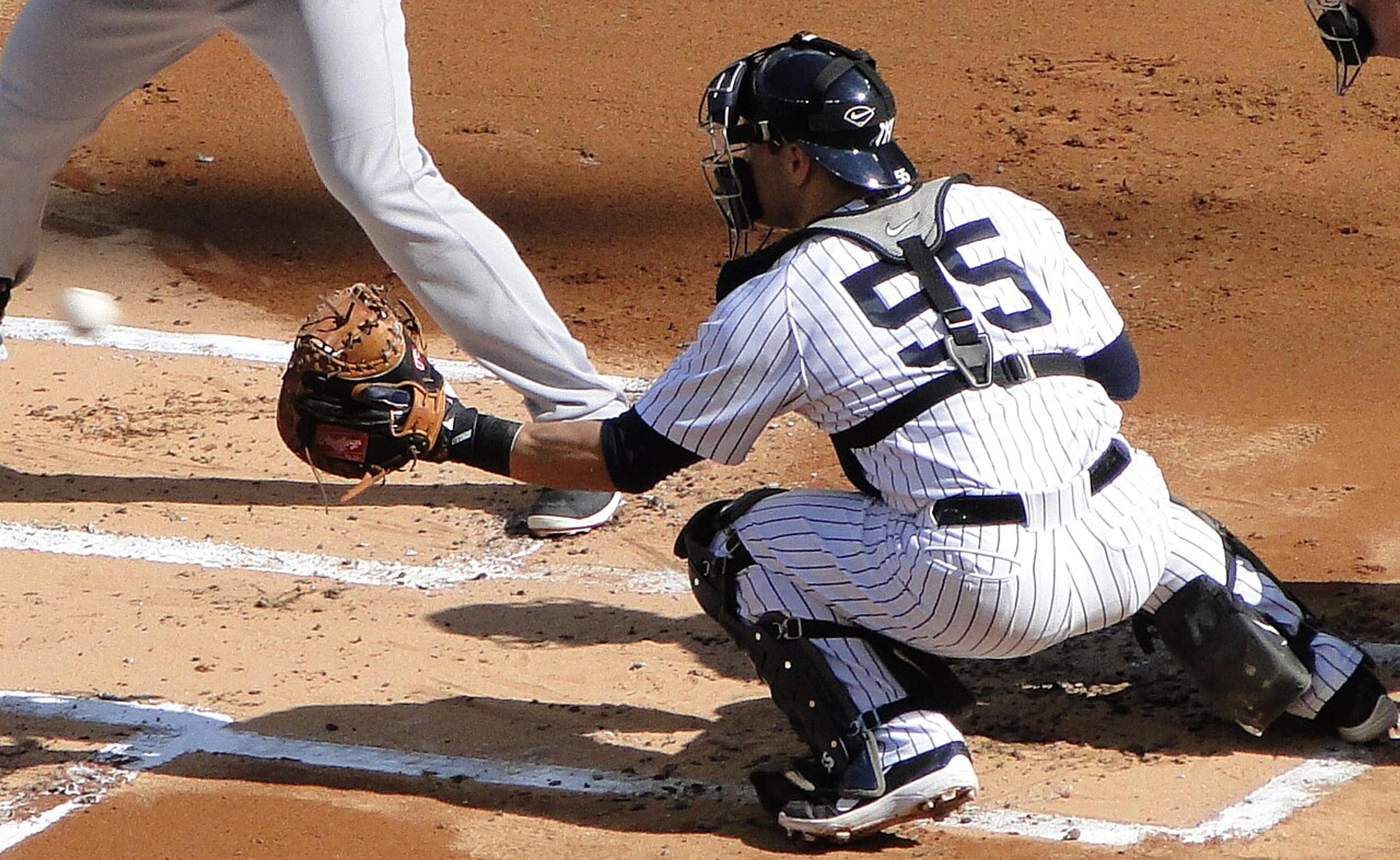 Yankees Avoid Arbitration With Russell Martin