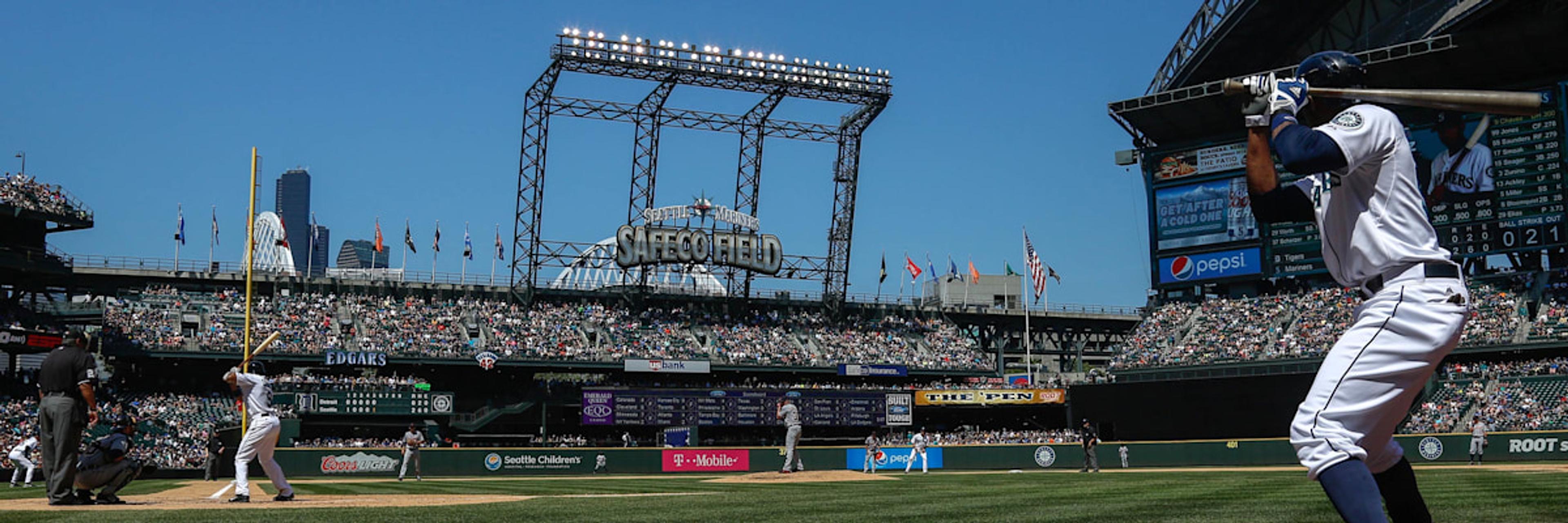 Yankees interested in second base help
