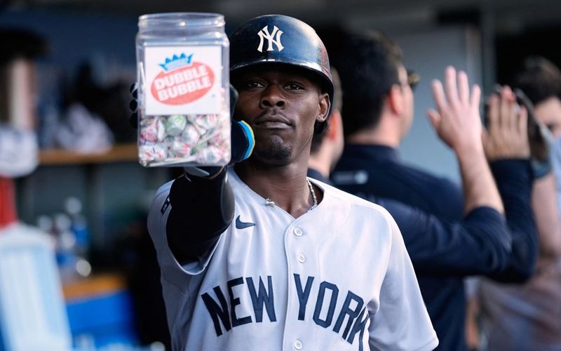 Call him 'Lollipop Kid'! Jazz slugs go-ahead HR, gives candy jar camera time