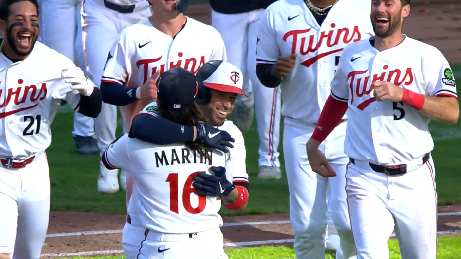 Victor Caratini's walk-off single