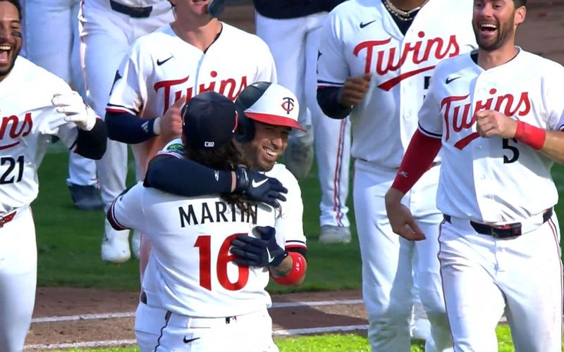 Victor Caratini's walk-off single