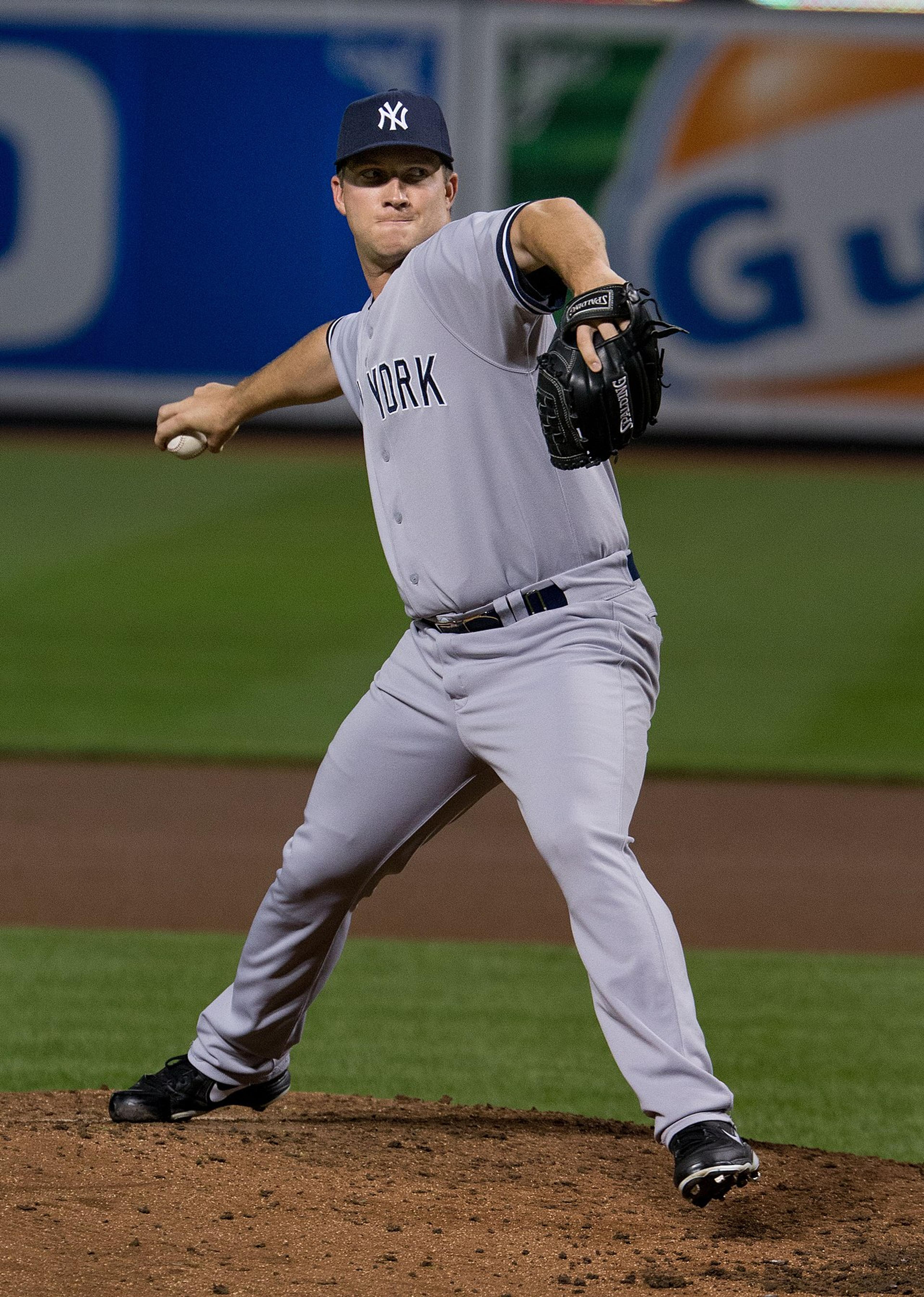 Trade Alert: Yankees deal Aroldis Chapman to Cubs for prospects, report says