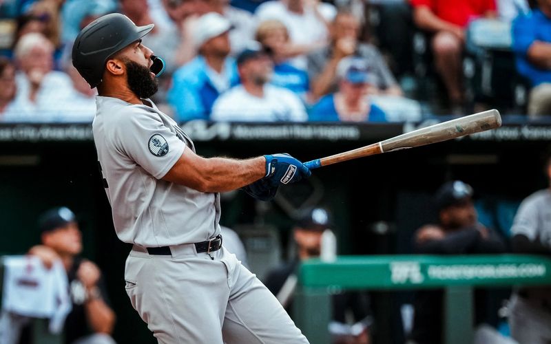 @Yankees on X: They call 'em the Bronx Bombers for a reason. #RepBX
