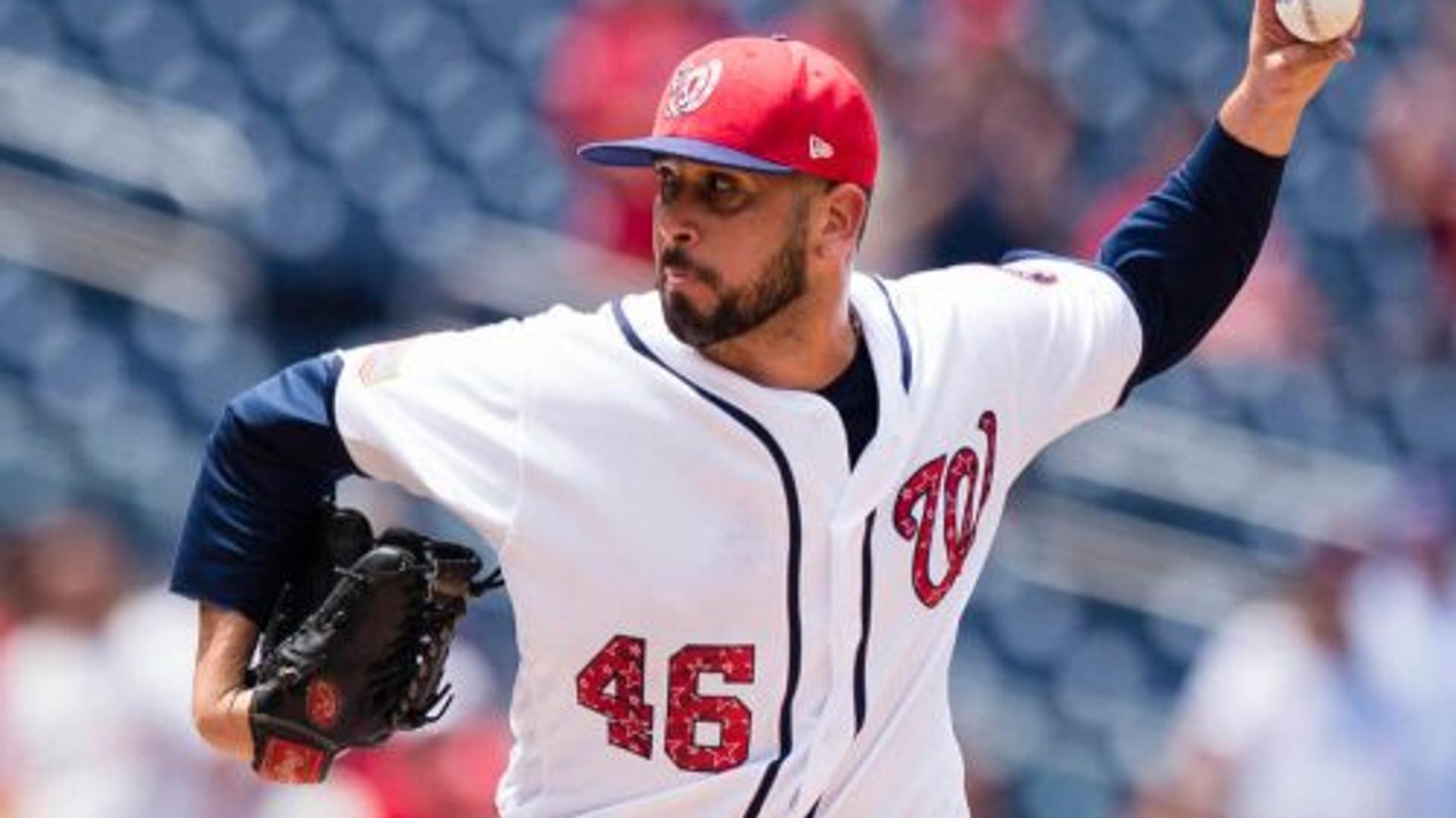 Yankees sign LHP Oliver Perez to a Minor League deal