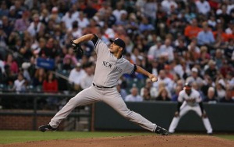 Yankees Game 3: Pettitte provides 8 for first W