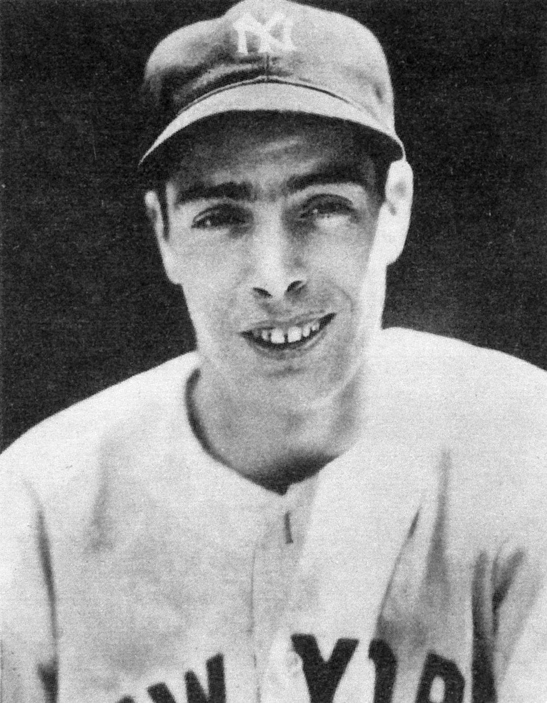 Joe DiMaggio in New York Yankees uniform, 1939 Play Ball card