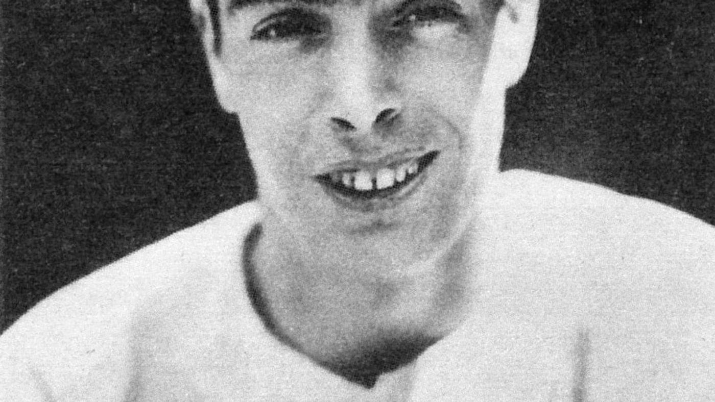 Joe DiMaggio in New York Yankees uniform, 1939 Play Ball card