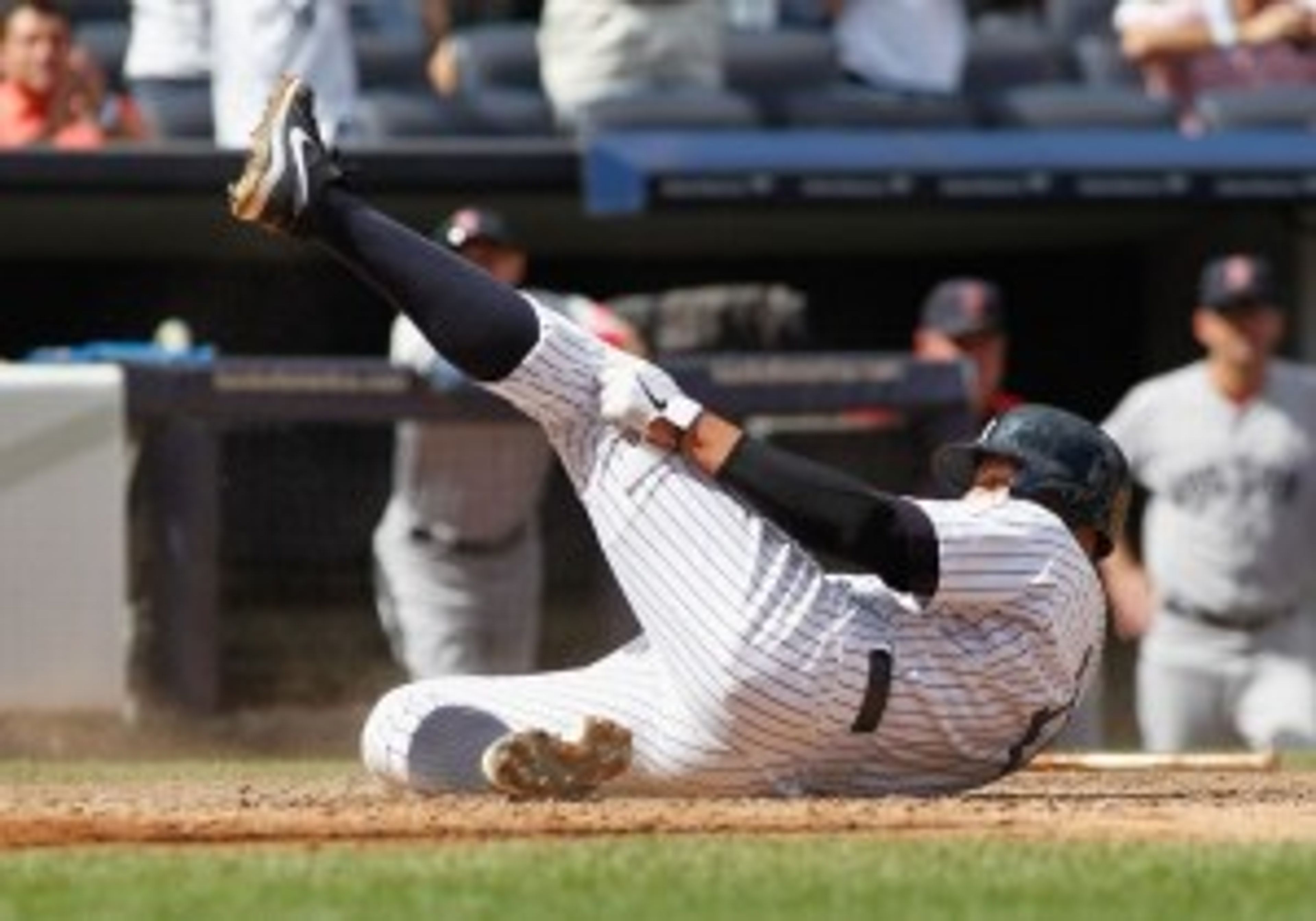 Playoff Push: Yankees avoid sweep, stay 2.5 back of Rays