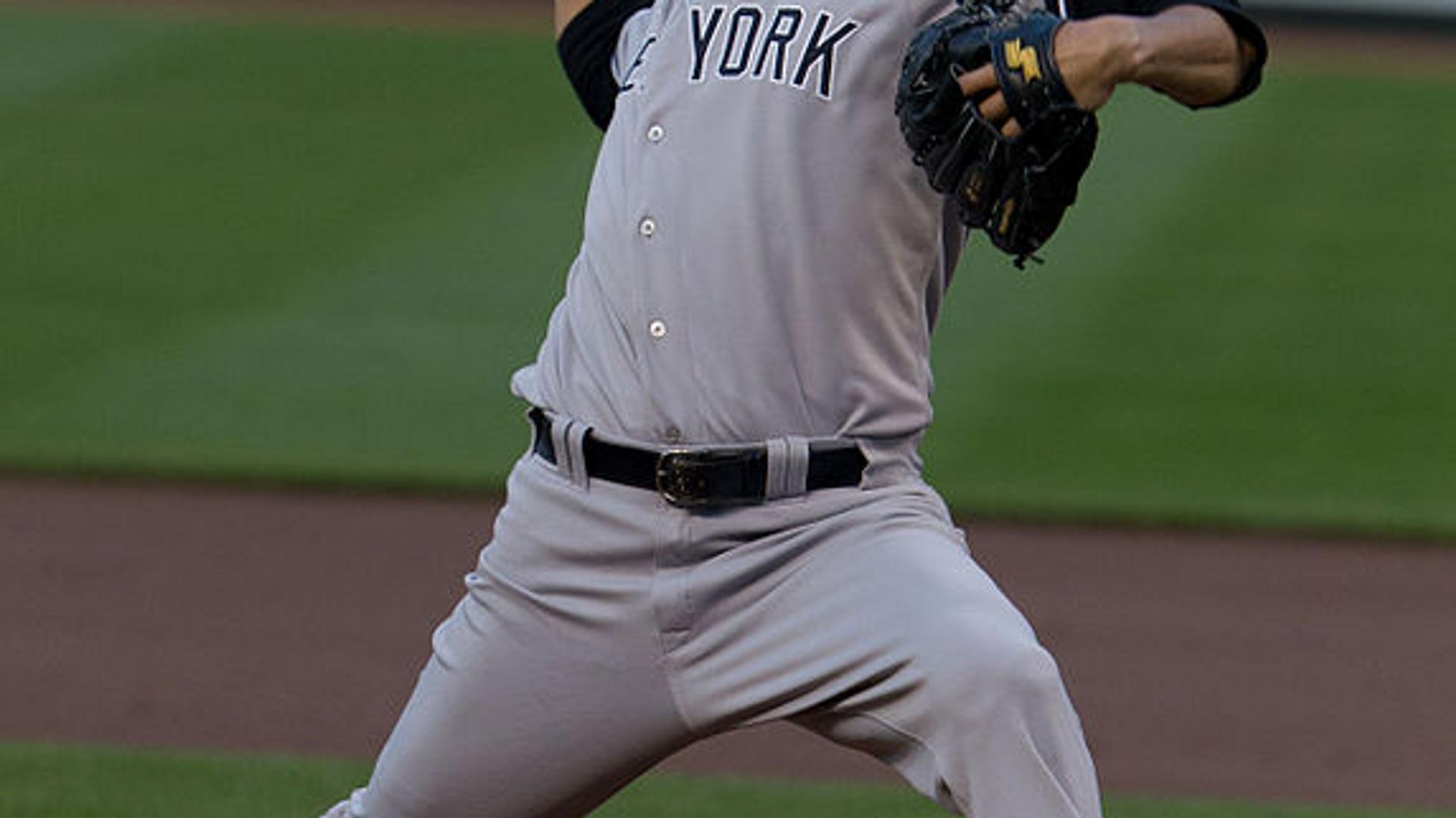 Hiroki_Kuroda_on_May_22,_2013