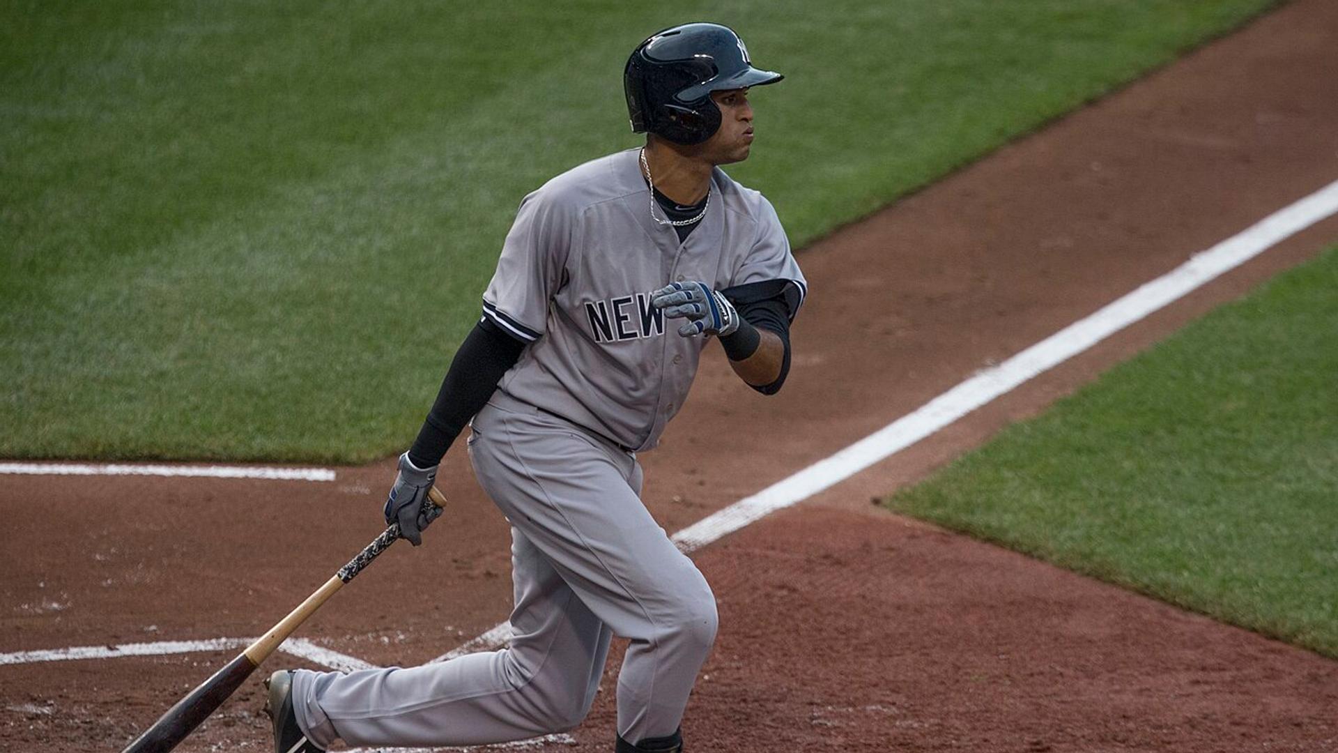 October 11, 1996: 8th inning rally gives Yankees 2-1 ALCS lead