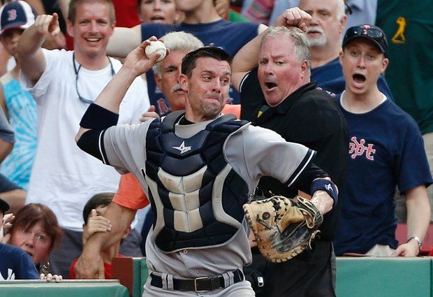 Yankees trade Chris Stewart