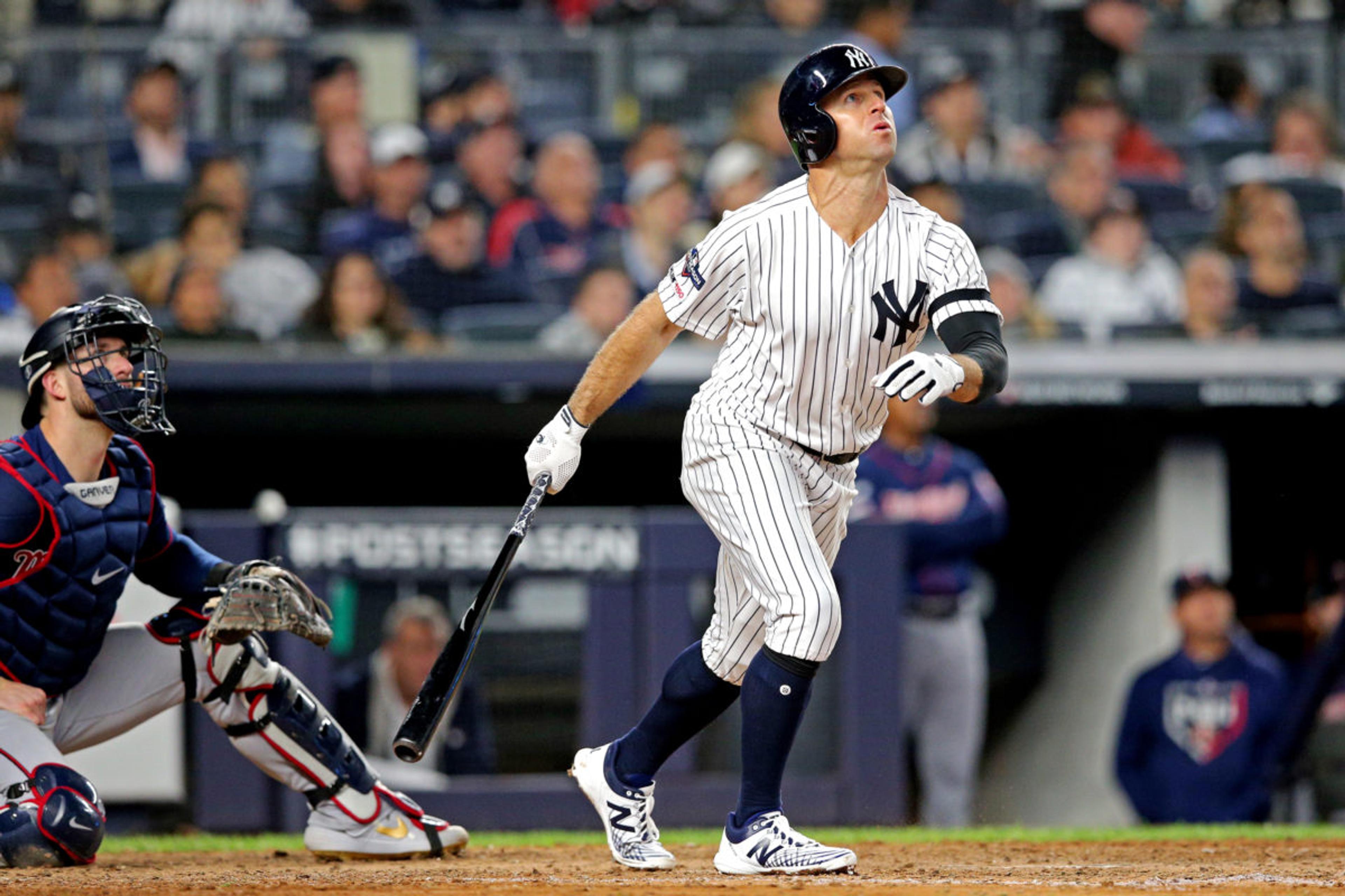 Yankees re-sign Brett Gardner