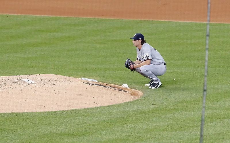 The Bronx Pinstripes Show - Episode 392