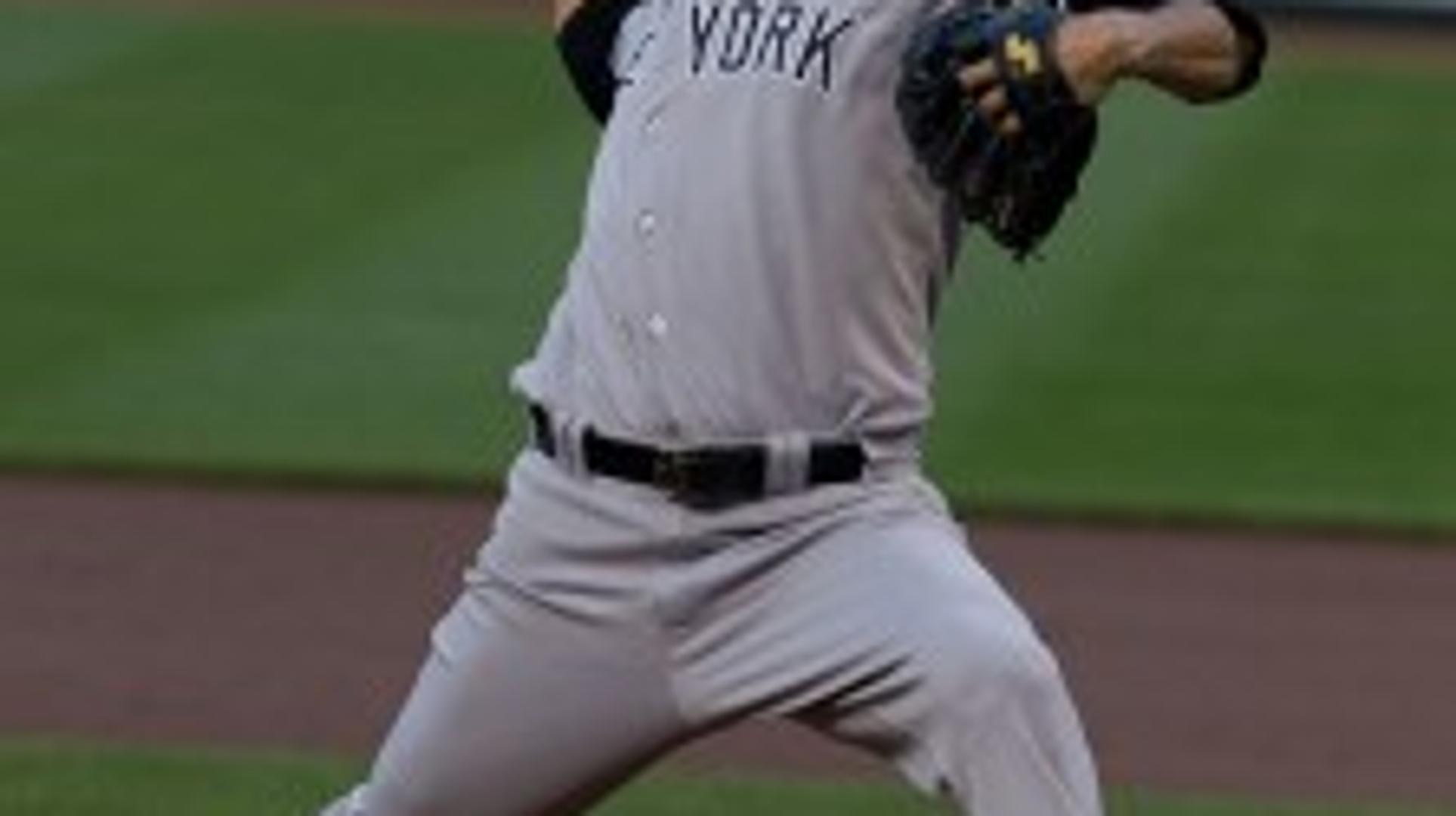 Hiroki_Kuroda_on_May_22,_2013