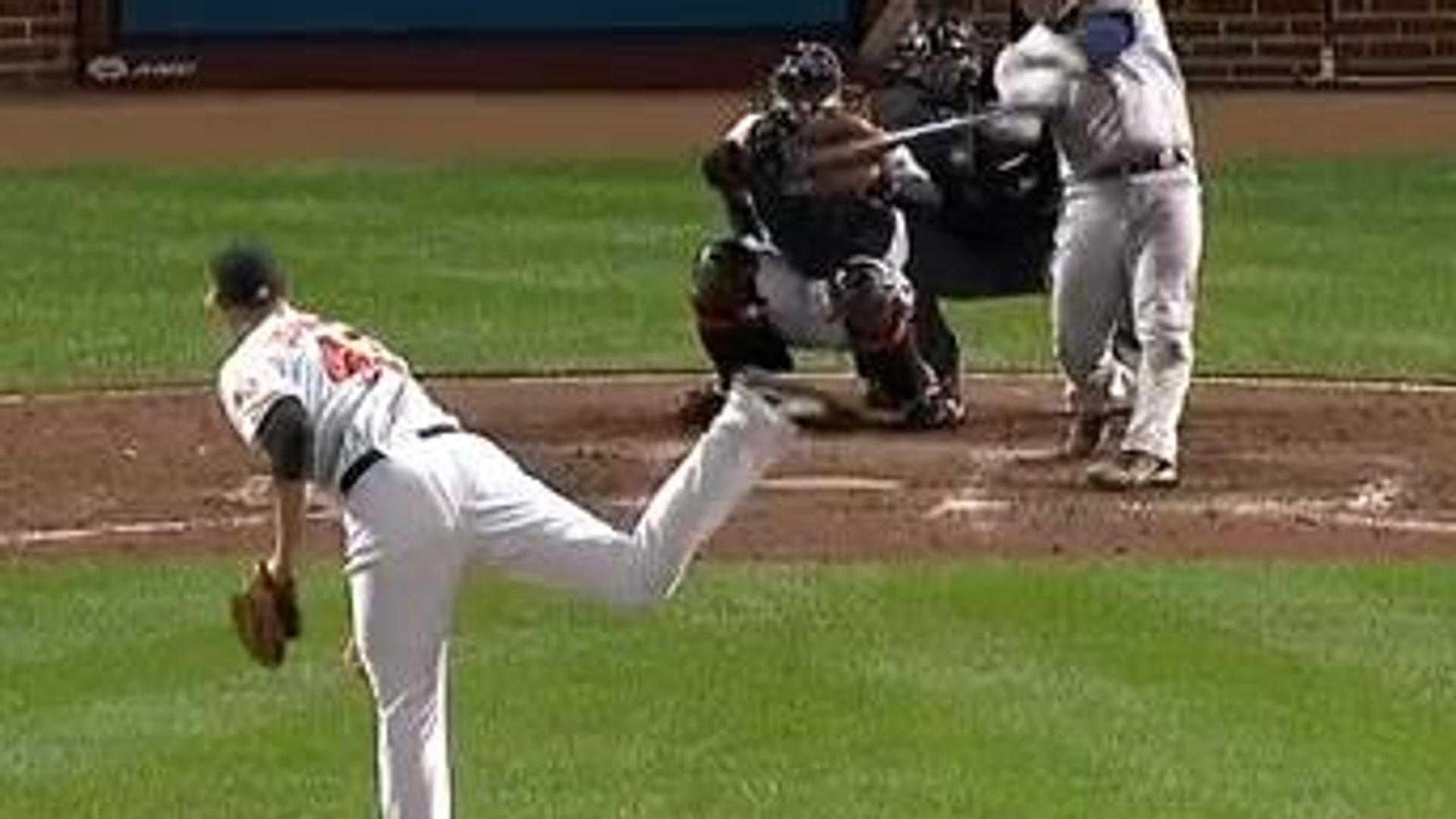 Yankees ALDS Game 1: Martin breaks tie in 9th