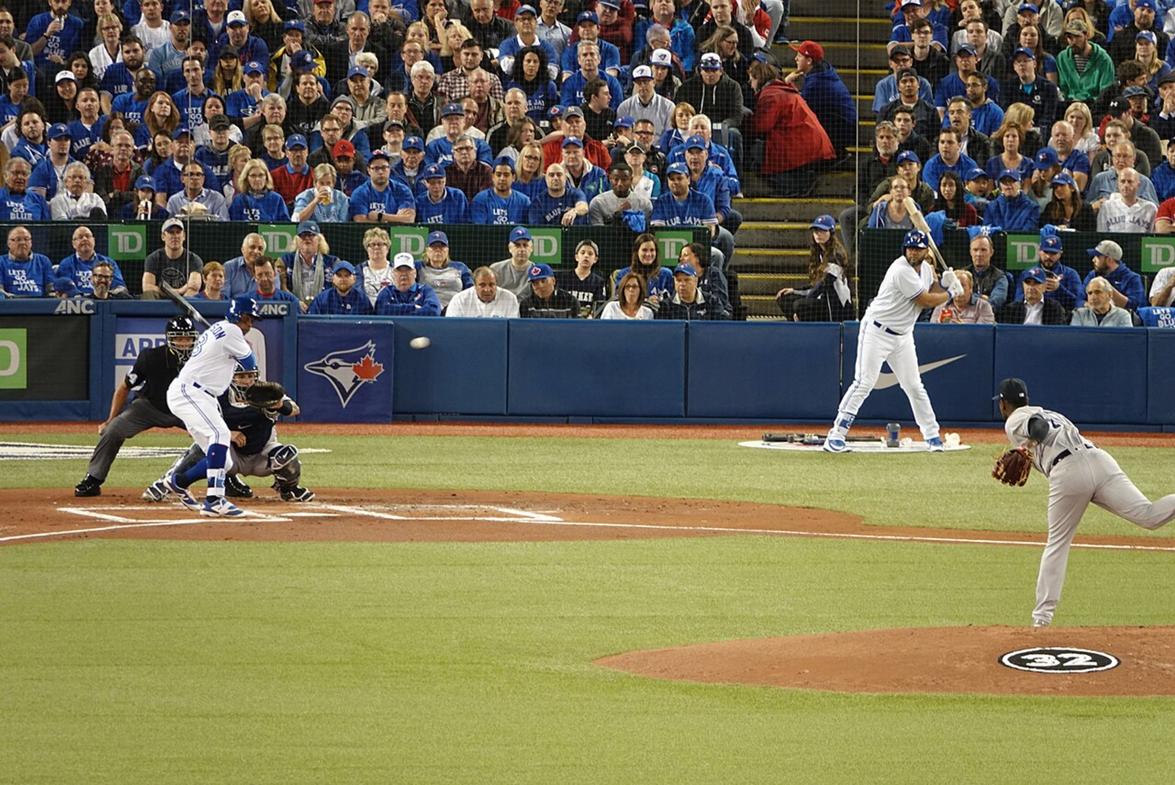 Yankees power punches not enough to fend off Guardians jabs in Game 3 loss