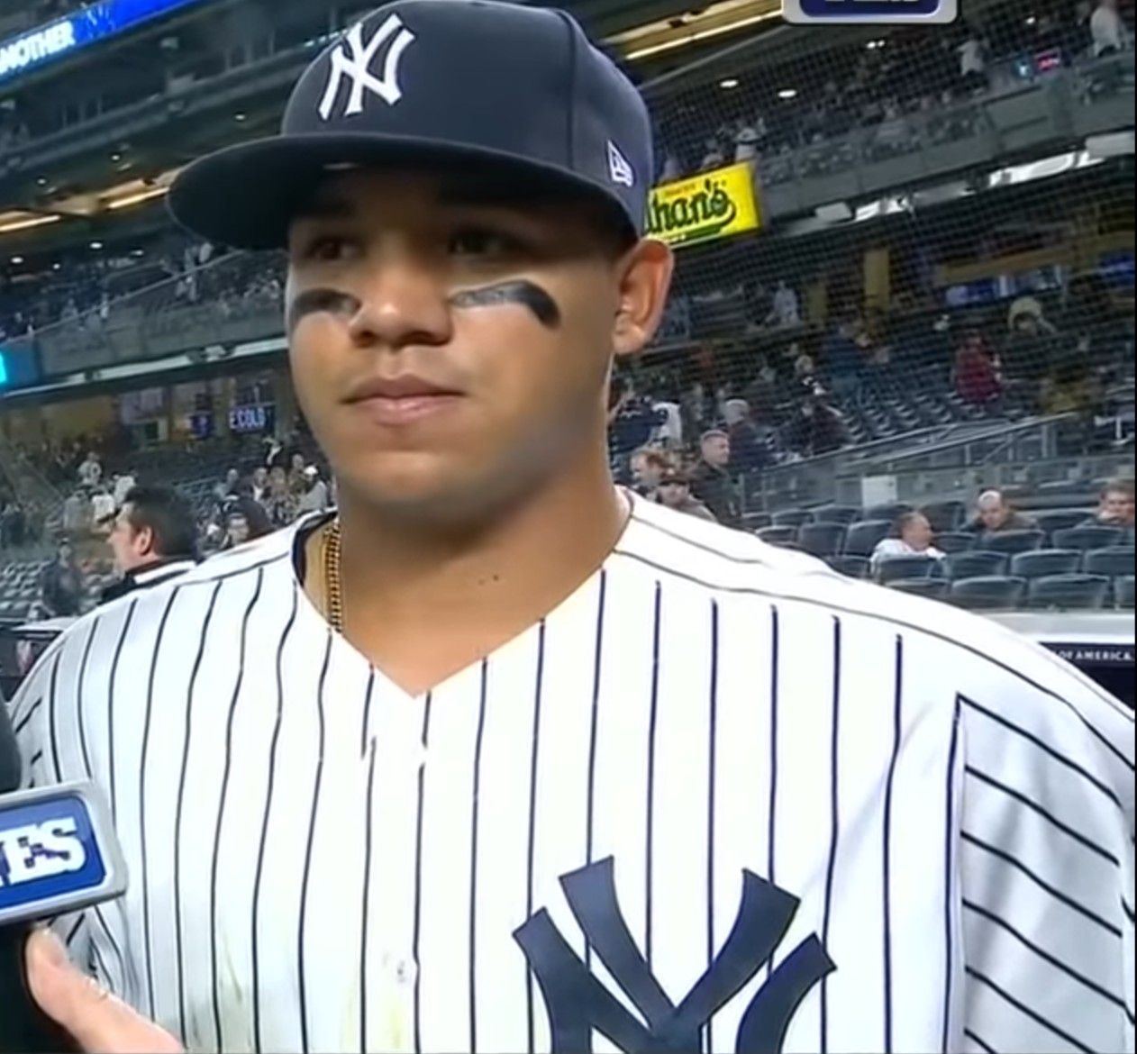 Yankees trade Thairo Estrada to Giants