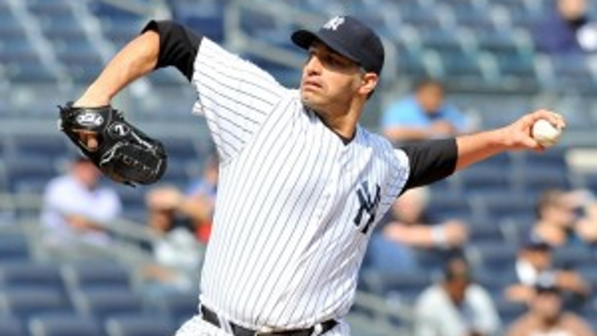 Yankees Game 15: Pettitte on point to third win