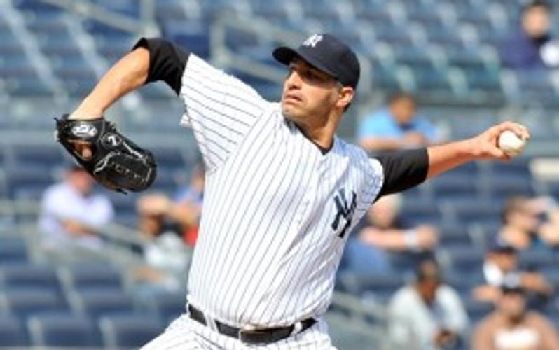 Yankees Game 15: Pettitte on point to third win