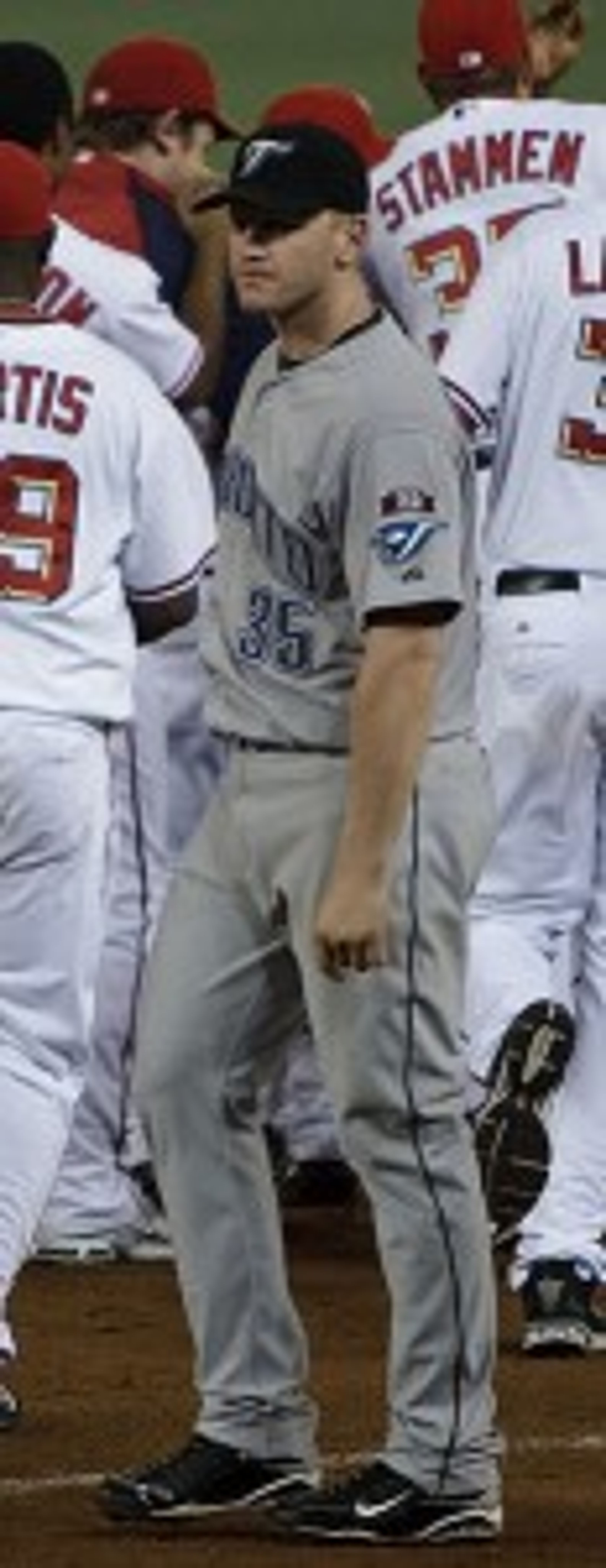 Sources: Yankees sign Lyle Overbay to minor league deal