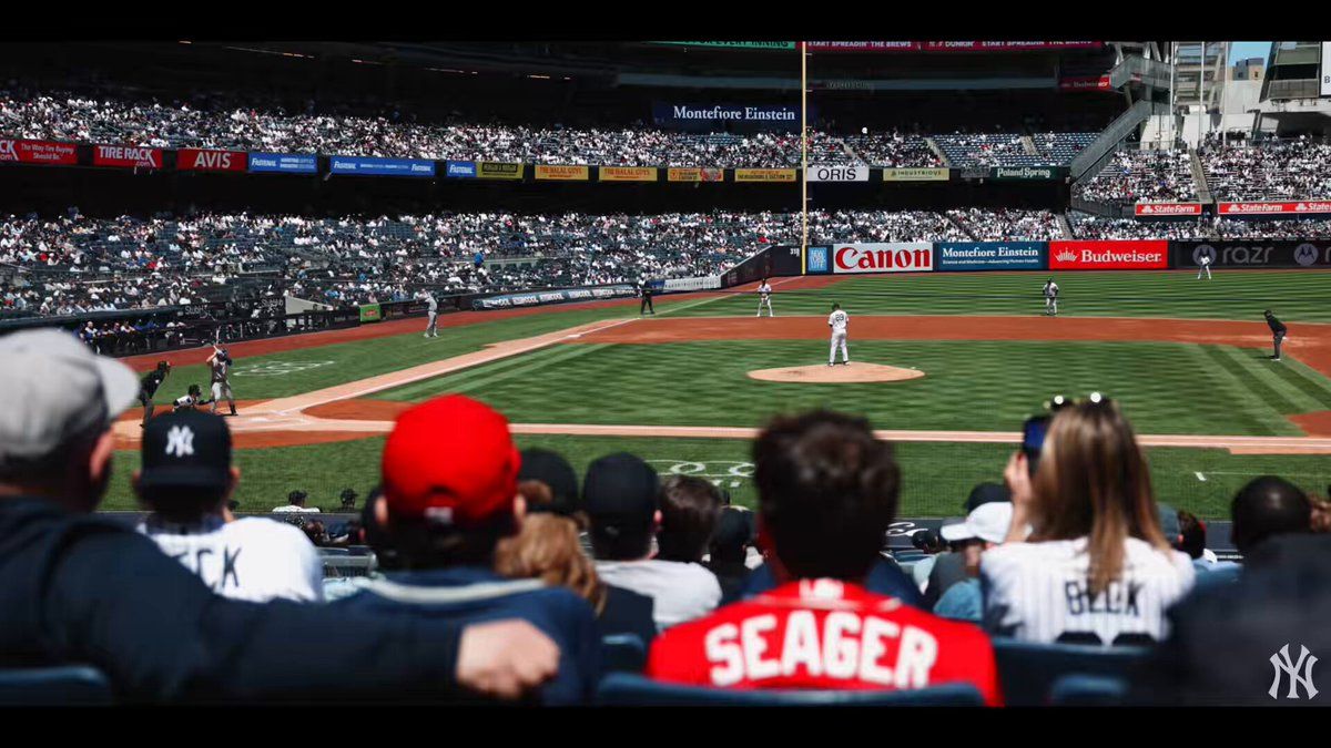 @Yankees on X: A moment the Beck family will never forget 🥹 #RepBX | @brendan_beck3