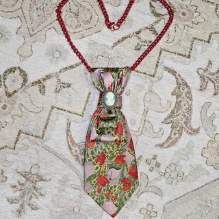 Tie Necklace Red