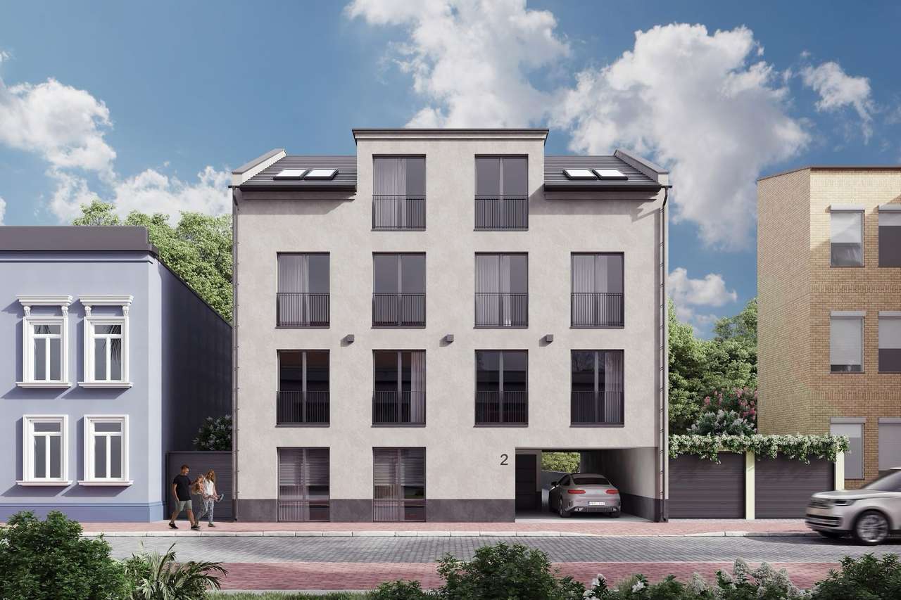 Visualisierung des geplanten Mehrfamilienhauses in Elmshorn: helle Putzfassade mit Balkonen, Staffelgeschoss und Durchfahrt