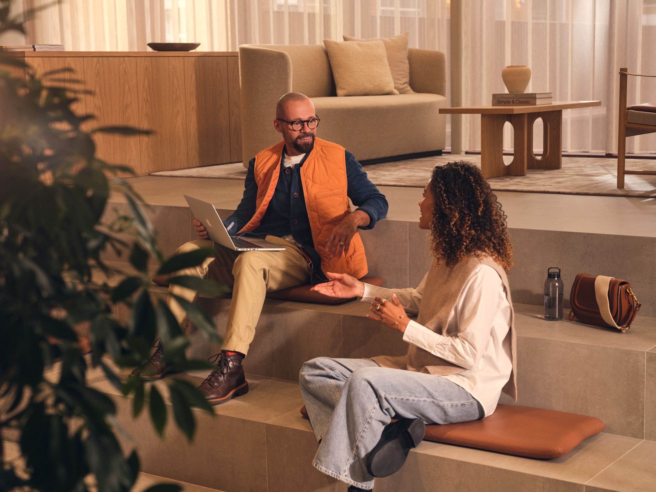 Fora Lounge mit Design-Interior