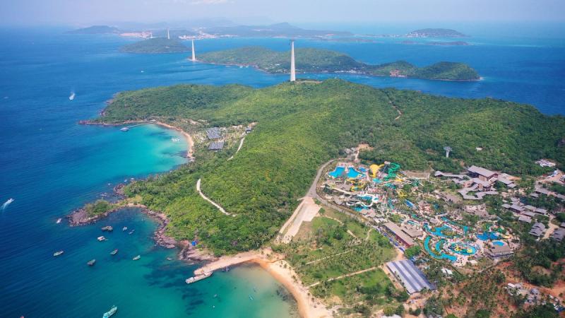 Hon Thom coastline and developed visitor area with cable-car structures
