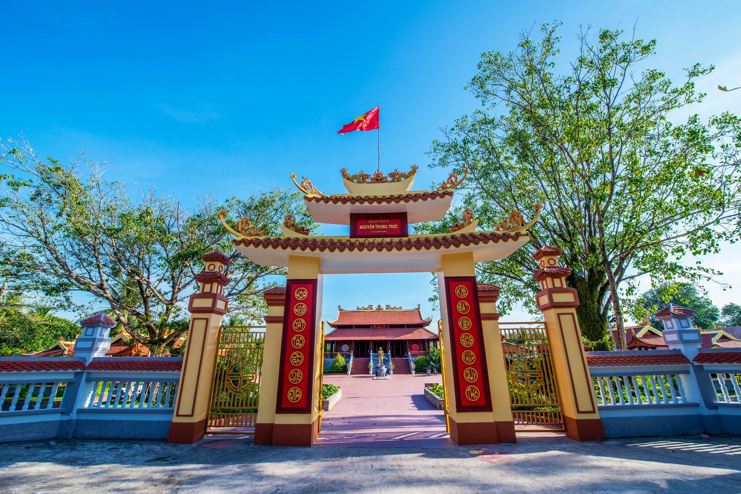 Gateway and courtyard of Nguyen Trung Truc Temple in Ganh Dau