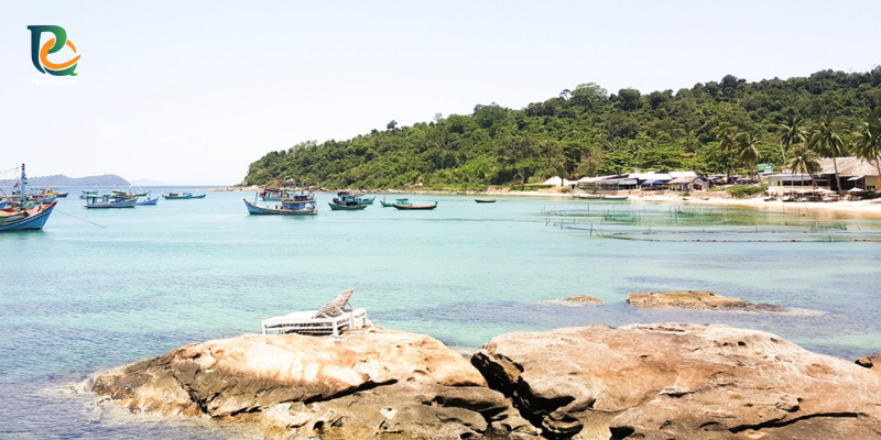 Fishing boats sheltered off the Ganh Dau coast