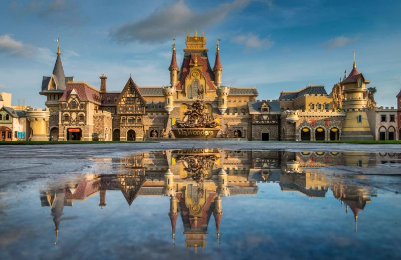 VinWonders castle reflected in water