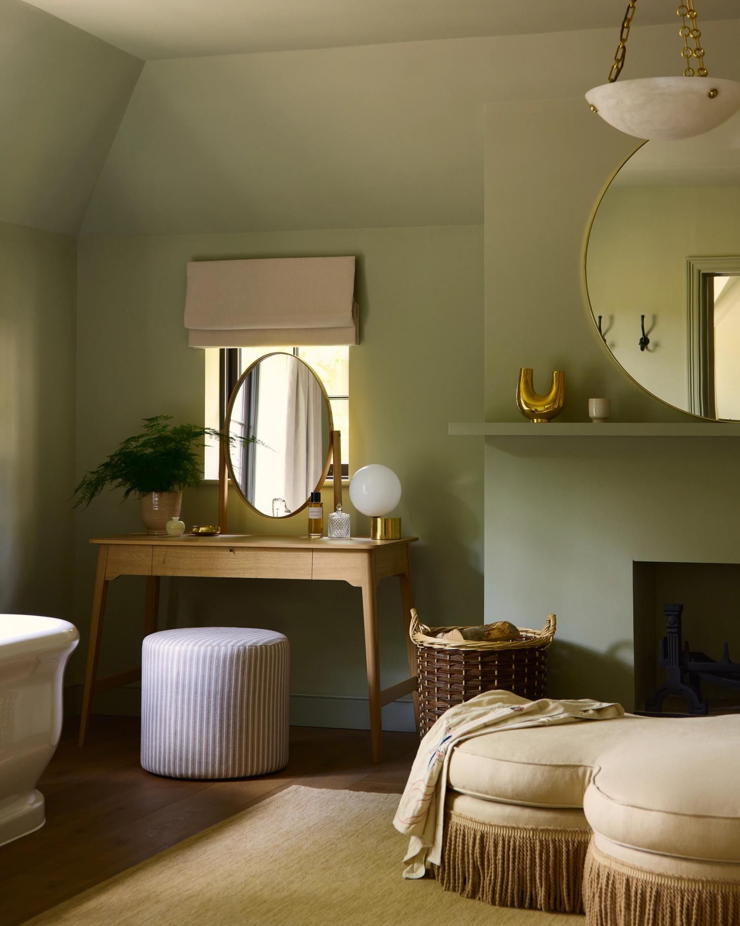 Dressing room Cotswold country home Studio Mellersh