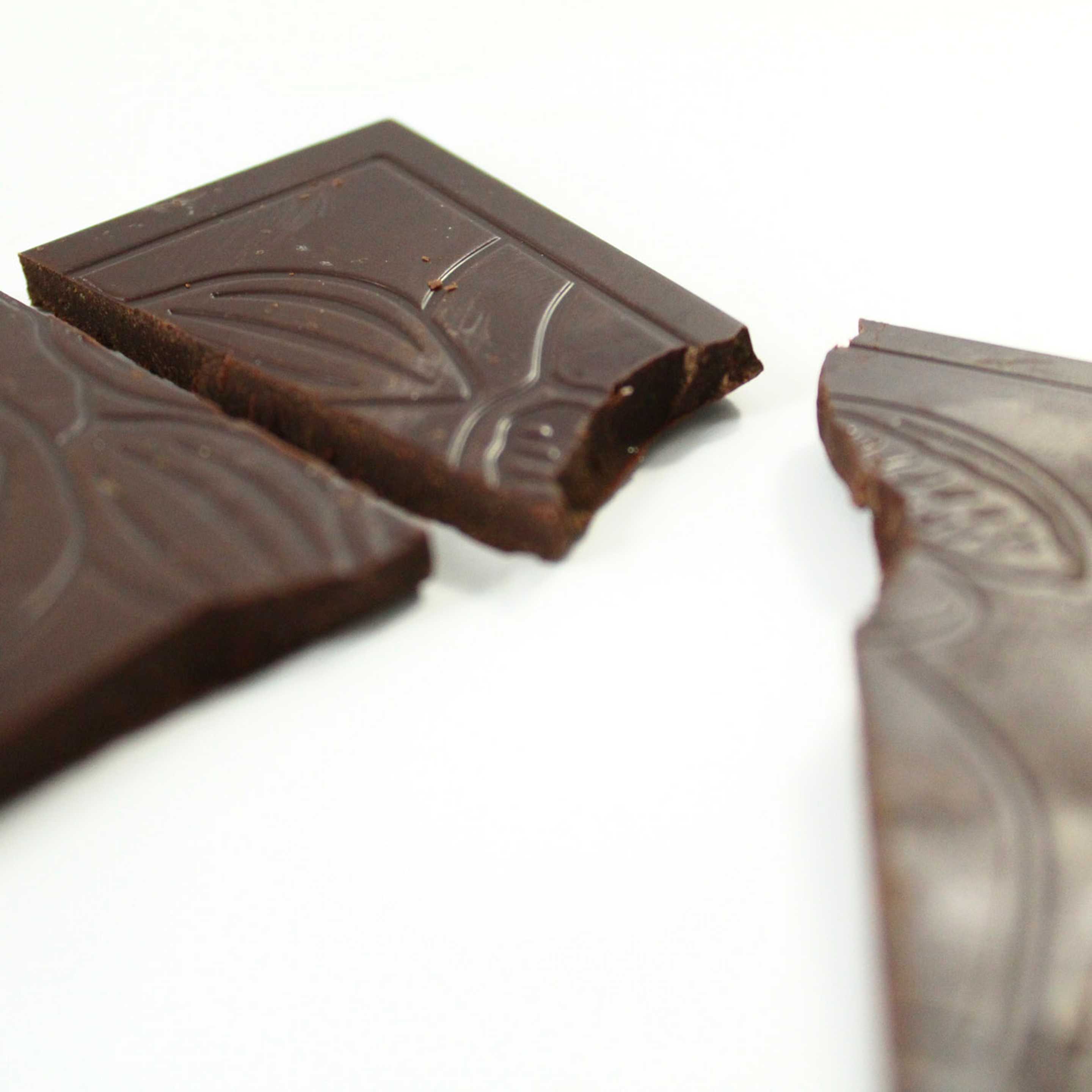 Cioccolato con Scorze di Arancia Bio 3