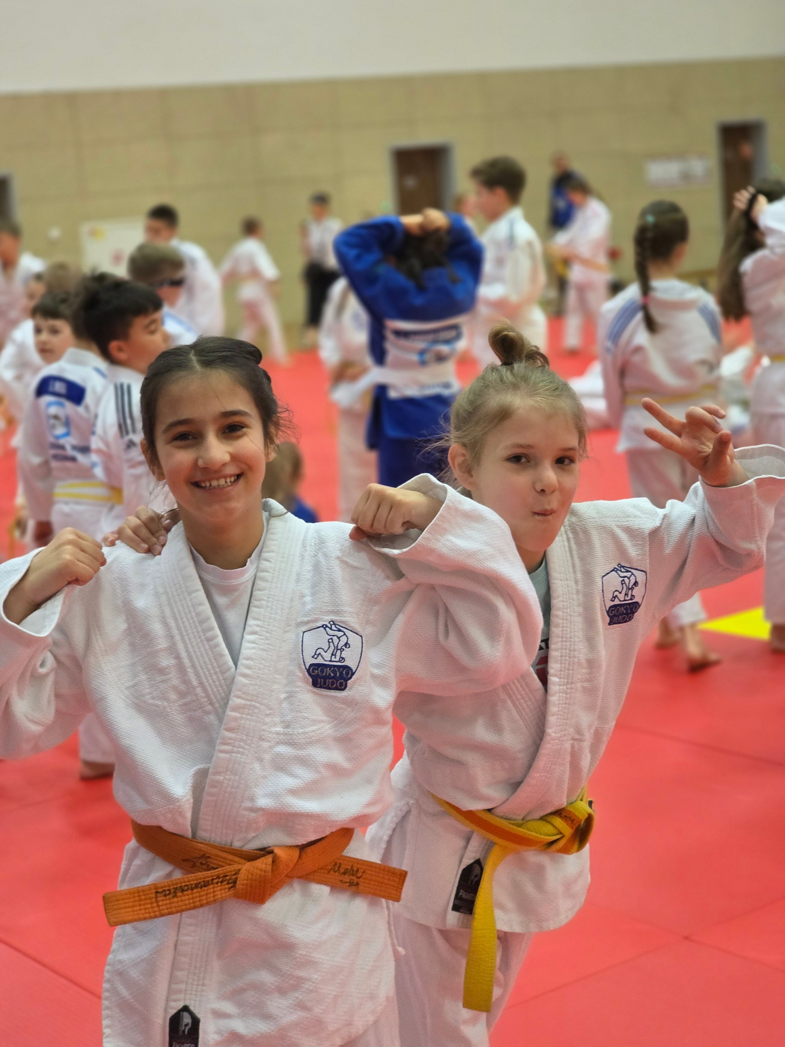 Pierwsze kroki na macie — dlaczego warto rozpocząć trening judo już w dzieciństwie?