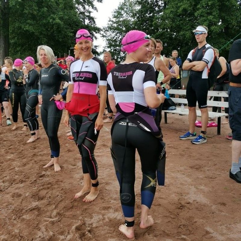 Kuva raportille Jenna ja Annika Säkylä Triathlonissa